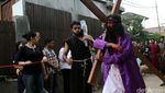 Teatrikal Jalan Salib di Bintaro