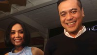 Di depan kamera, keduanya nampak malu-malu.