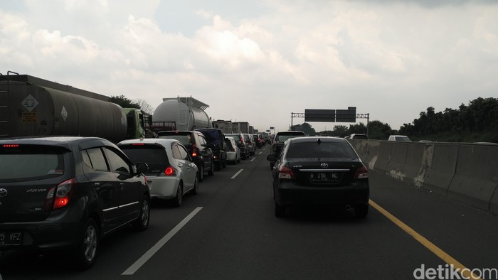 Tol Jakarta-Cikampek Kembali Padat Pagi ini