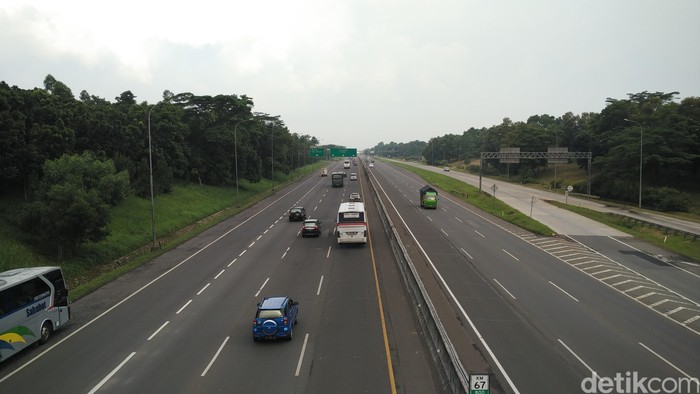 PT Jasa Marga Berlakukan Contra Flow di KM 45-42 Tol Cikampek Jika Macet