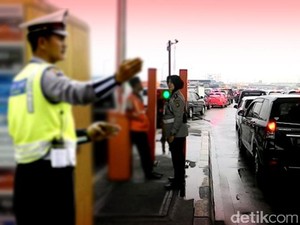 Tol Tangerang-Jakarta Padat, Kendaraan Merayap 5 KM di GT Karang Tengah