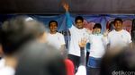 Sandiaga Uno Jalan Sehat Bersama Warga Jakut
