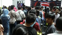 Nasabah maupun masyarakat yang ingin ikut nonton bareng cukup mengeluarkan uang sebesar Rp 250 ribu. Selain mendapatkan tiket nonton, jumlah tersebut sekaligus untuk pembukaan rekening baru di seluruh jaringan kantor cabang Bank BJB di wilayah Jakarta, aplikasi kartu kredit bank bjb atau pun transaksi lainnya. Sebanyak 2000 nasabah ikut nonton bareng film ini.