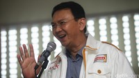 Menurut Ahok, peran parpol sangat penting dalam kehidupan demokrasi di suatu negara. Tanpa parpol, maka dinilai kehidupan negara yang tak ada oksigen.