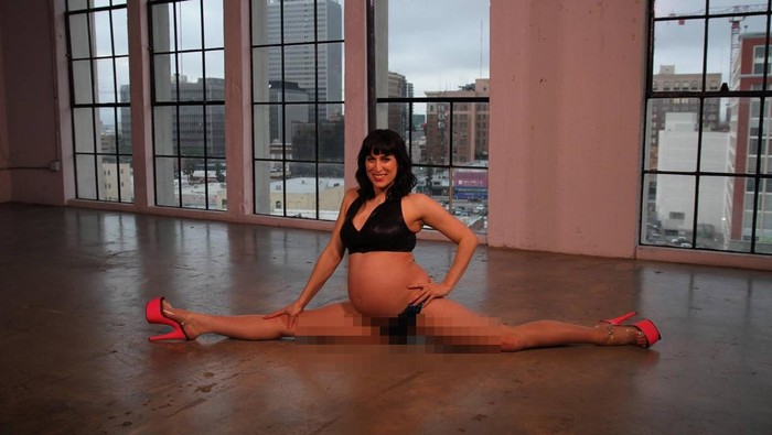 Cerita Jill, Tetap Lakukan Pole Dance Meski Tengah Hamil 9 Bulan