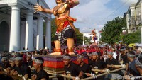 Ada empat ogoh-ogoh besar yaitu Celuluk, Raksasa, Kasipu, dan Dewa khrisna yang diarak dalam acar bertema Merajut Harmoni dalam Keberagaman itu.