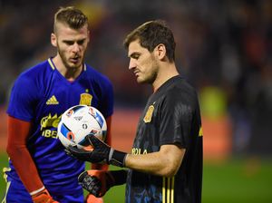 Spanyol, Pilih De Gea atau Casillas?