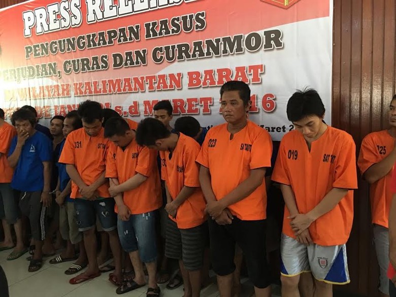 Kapolres di Kalbar Terancam Diberi Sanksi Bila di Wilayahnya Ada Perjudian Kapolres di Kalbar Terancam Diberi Sanksi Bila di Wilayahnya Ada Perjudian