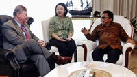 Pertemuan Oesman Sapta dan Antonio Correa Barbosa berlangsung di Kompleks Parlemen, Senayan, Jakarta.