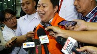 Sukotjo disebut-sebut telah menerima uang korupsi Rp 3,9 miliar.