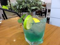 Dapat Minum Gratis Saat Makan di Restoran, Mungkin Ini Sebabnya