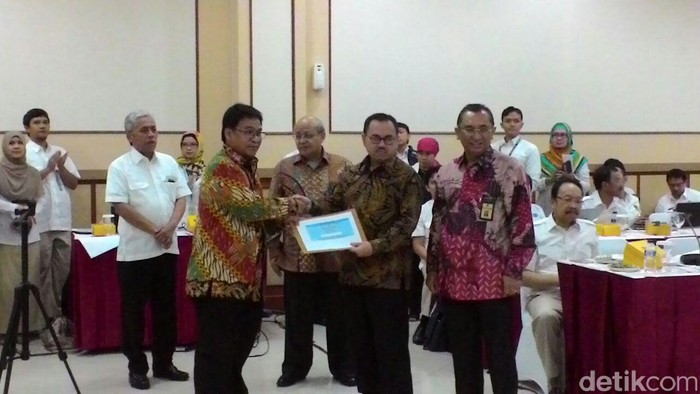 Di Mana Dana Surplus Harga Premium dan Solar Disimpan?