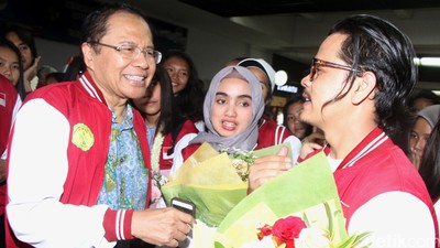 Tim Siswa SMP Indonesia Jadi Juara Tari di Spanyol