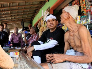 Warga Purwakarta yang Rawat Orang Telantar Dijanjikan Gaji Rp 1 Juta