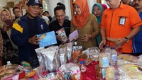 Berbagai produk UMKM yang dihasilkan.