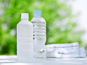 WHO Sebut Mikroplastik di Botol Air Minum Kemasan Tidak Berbahaya