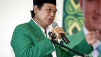 Djan Faridz dalam sambutannya di Mukernas II PPP, menjanjikan untuk mengadakan umroh gratis untuk setiap pengurus DPC, DPW dan DPP sebagai bentuk syukur atas kemenangan partainya di Mahkamah Agung (MA).