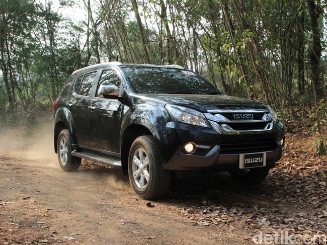 Menjajal Isuzu MU-X Bertenaga Lebih Dahsyat, Mesin 3.0 Liter