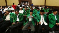 Kader PPP tampak menghadiri sidang gugatan.