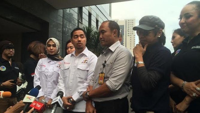 Polisi Gandeng Artis Sosialisasikan Bahaya Narkotika Lewat Musik Polisi Gandeng Artis Sosialisasikan Bahaya Narkotika Lewat Musik