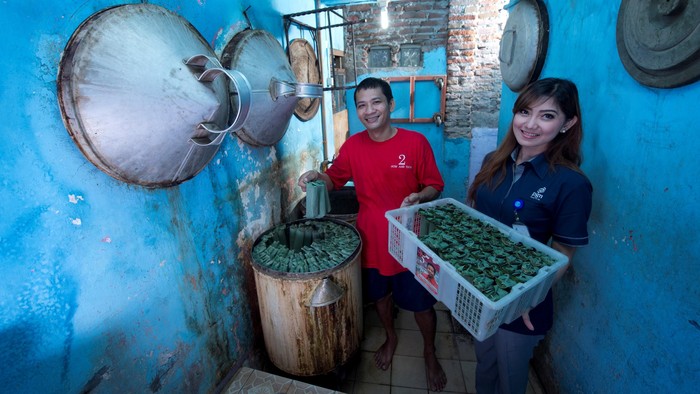 Tinggalkan LPG Subsidi, Pedagang Lontong Ini Hemat Rp 1 Juta/Bulan