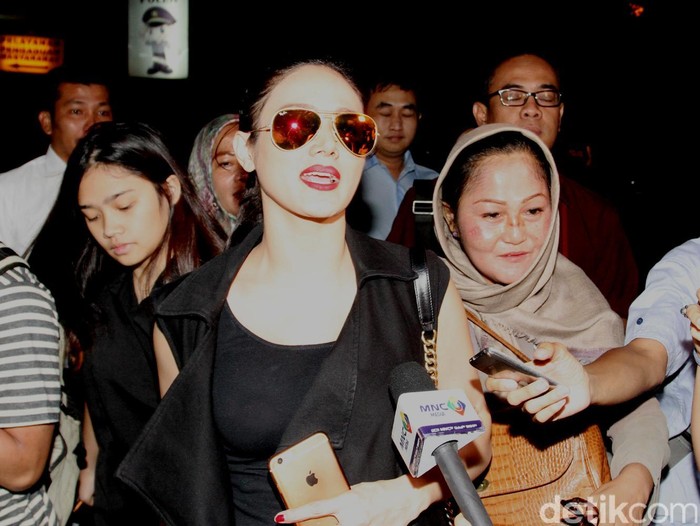 Mulan Jameela Sambangi Polda Metro Jaya, Zaskia Gotik Roadshow Minta Maaf