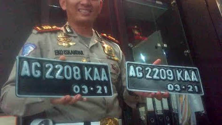 Nopol Baru Tiga Huruf untuk Roda Dua Berlaku di Kabupaten Blitar Nopol Baru Tiga Huruf untuk Roda Dua Berlaku di Kabupaten Blitar
