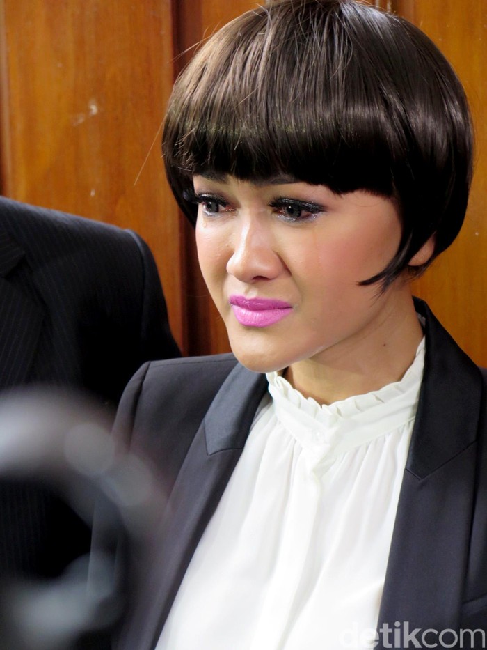 Blak-blakan Jupe Soal Pernikahan yang Dirahasiakan