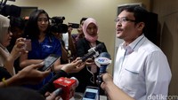 Namun dalam rangka mengisi kekosongan pendampingan dana desa yang telah disalurkan, Kemendes PDTT berinisiatif mengaktifkan kembali eks PNPM untuk menjadi pendamping desa hingga perekrutan pendamping desa selesai. Adapun kontrak tersebut berakhir hingga 31 Maret 2016.