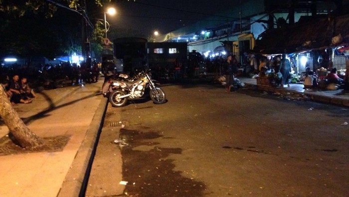 Penertiban Keputran, Satpol PP Berhasil Dorong Pedagang Liar Masuk ke Dalam Pasar