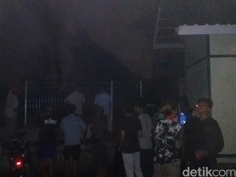 2 Orang Tewas Tertimpa Pohon Tumbang, Kebun Binatang Gembira Loka Beri Santunan 2 Orang Tewas Tertimpa Pohon Tumbang, Kebun Binatang Gembira Loka Beri Santunan