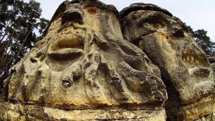 Penampakan Batu Kepala Setan di Republik Ceko