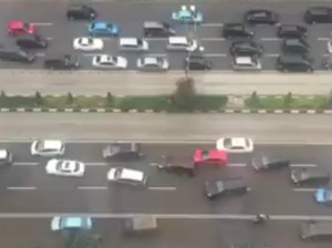 Video Macet Jakarta yang Dibuat Bule ini Tunjukkan Perilaku Warga Berkendara