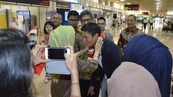 Rio Haryanto Disambut Hangat Masyarakat Indonesia di Bahrain