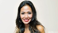 Shanty terlihat makin seksi di usia 37 tahun. Noel/detikHOT