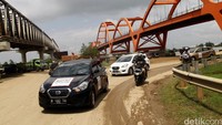 Usai menempuh perjalanan selama kurang lebih 12 jam dari Palembang, risers etape 4 akhirnya tiba di kota Banda Lampung. Meski lelah, risers tetap semangat dan antusias untuk menjelajahi etape 4 dengan Datsun Go+ Panca.
