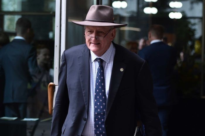 Kemalaman di Hutan, Eks Wakil PM Australia Bertahan dengan Sebiji Apel