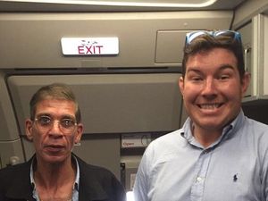 Heboh Penumpang EgyptAir Foto Bareng dengan Pembajak Bersabuk Bom