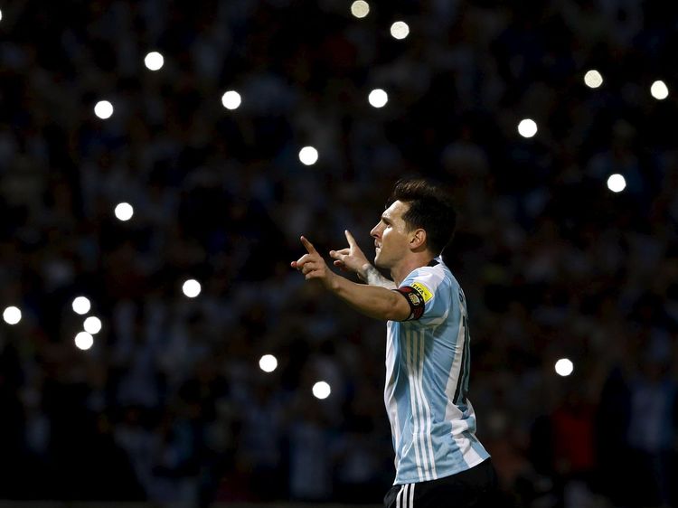 Argentina Bekuk Bolivia