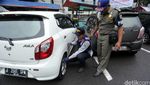Razia Mobil Parkir Sembarangan