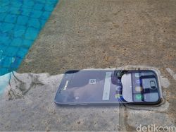 Basah-basahan Bareng Galaxy S7