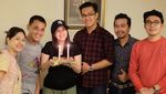 So Sweet! Mesranya Tya Ariestya dan Suami