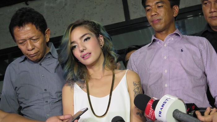 Sheila Marcia Tegaskan Tak Ada Orang Ketiga