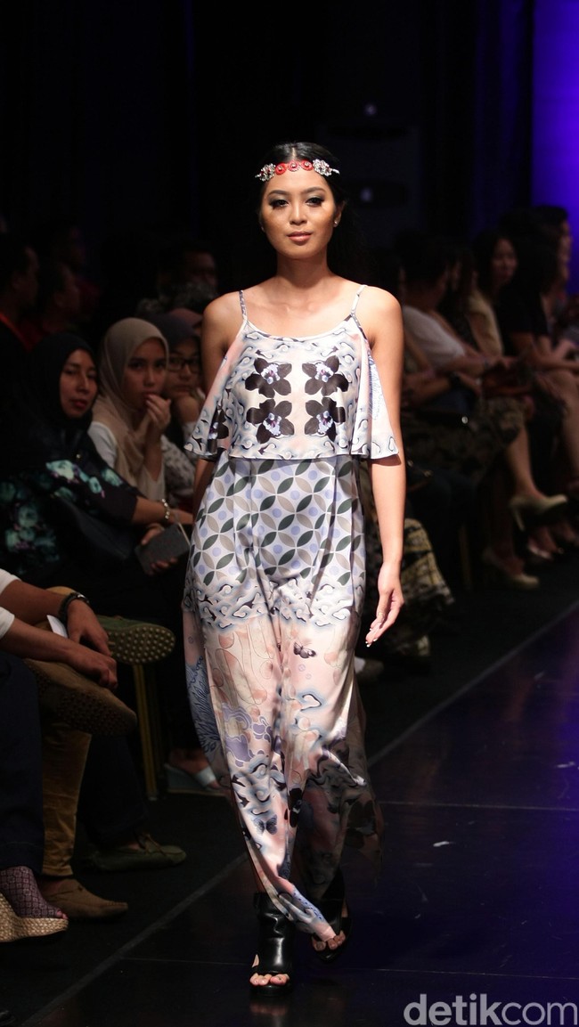 Kinanti by Rossa Star on Famous Indonesia Fashion Week 2016. at Jakarta Convention Center. Senayan. Jakarta. [Foto: Mohamamd Abduh/Wolipop]