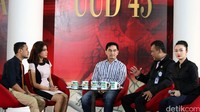 Kuasa hukum Zaskia Gotik, Edi Ribut (dua dari kanan) memberikan pemaparan dalam diskusi yang juga dihadiri oleh anggota Komisi I DPR Dimyati Natakusuma (tengah).