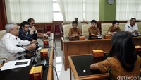 Mereka merupakan para juara Catur Olimpiade Olahraga Siswa Nasional (O2SN) tingkat SD tahun 2015 yang merupakan wujud pembinaan  dan bentuk apresiasi Direktorat Pembinaan Sekolah Dasar.