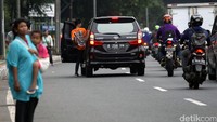 Namun, Direktur Lalu Lintas Polda Metro Jaya Kombes Risyapudin Nursin meminta Pemprov DKI Jkaarta mengkaji ulang wacana penghapusan sistem 3 in 1. Ia berpendapat tidak adanya pembatasan kendaraan akan berdampak kemacetan yang luar biasa.