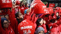 Para relawan akan mendatangi warga yang telah mendaftar lewat aplikasi GoAhokPSI.