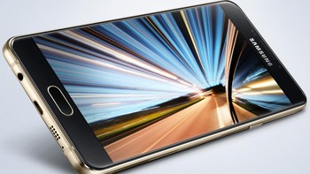 Samsung membandrol ponselnya ini seharga 3.499 yuan atau sekitar Rp 7,2 juta. Foto: internet