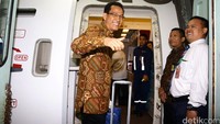 Penerbangan Garuda Indonesia dari Jakarta menuju Heathrow akan transit di Bandara Changi Singapura, sementara dari Heathrow ke Jakarta akan dilayani secara non-stop.